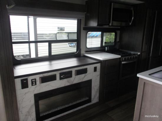 Cardinal Luxury Fifth Wheel